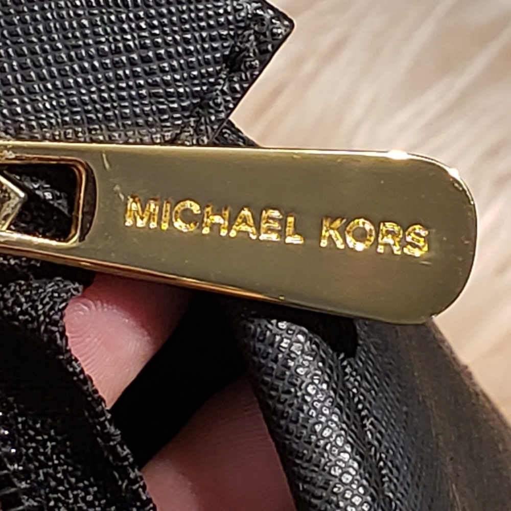 Michael Kors Saffiano Leather Violet Carry All - Picture 12 of 12